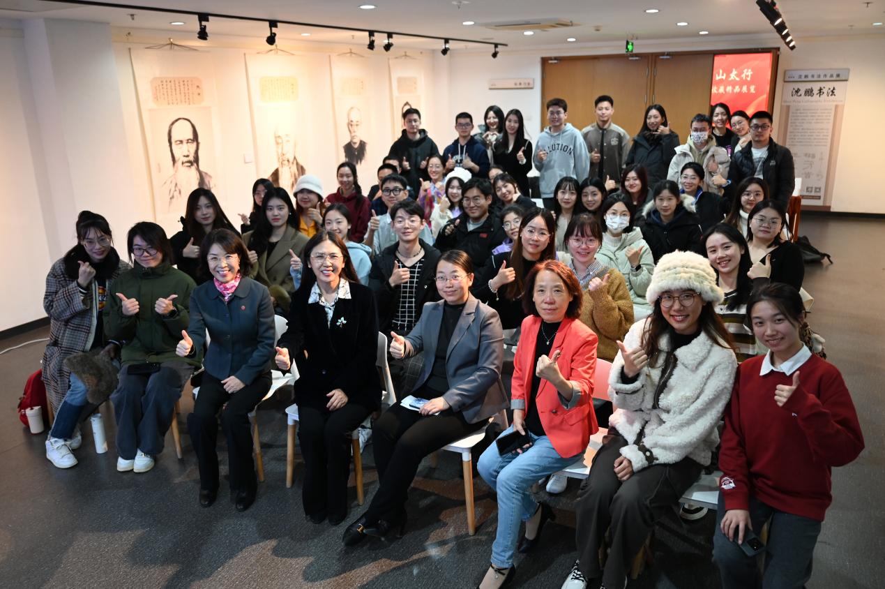 人大🤦🏼‍♀️、北大🤷🏼‍♂️、清华、中传、北外五校国新党支部联合开展“一带一路”十周年主题党日活动